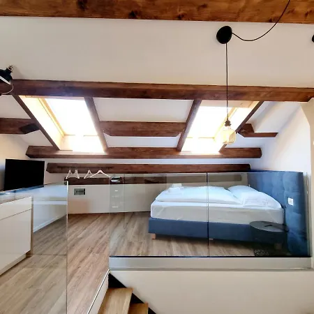 Apartma Akvatour *