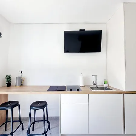 Apartma Akvatour *