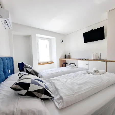 Akvatour Apartma *